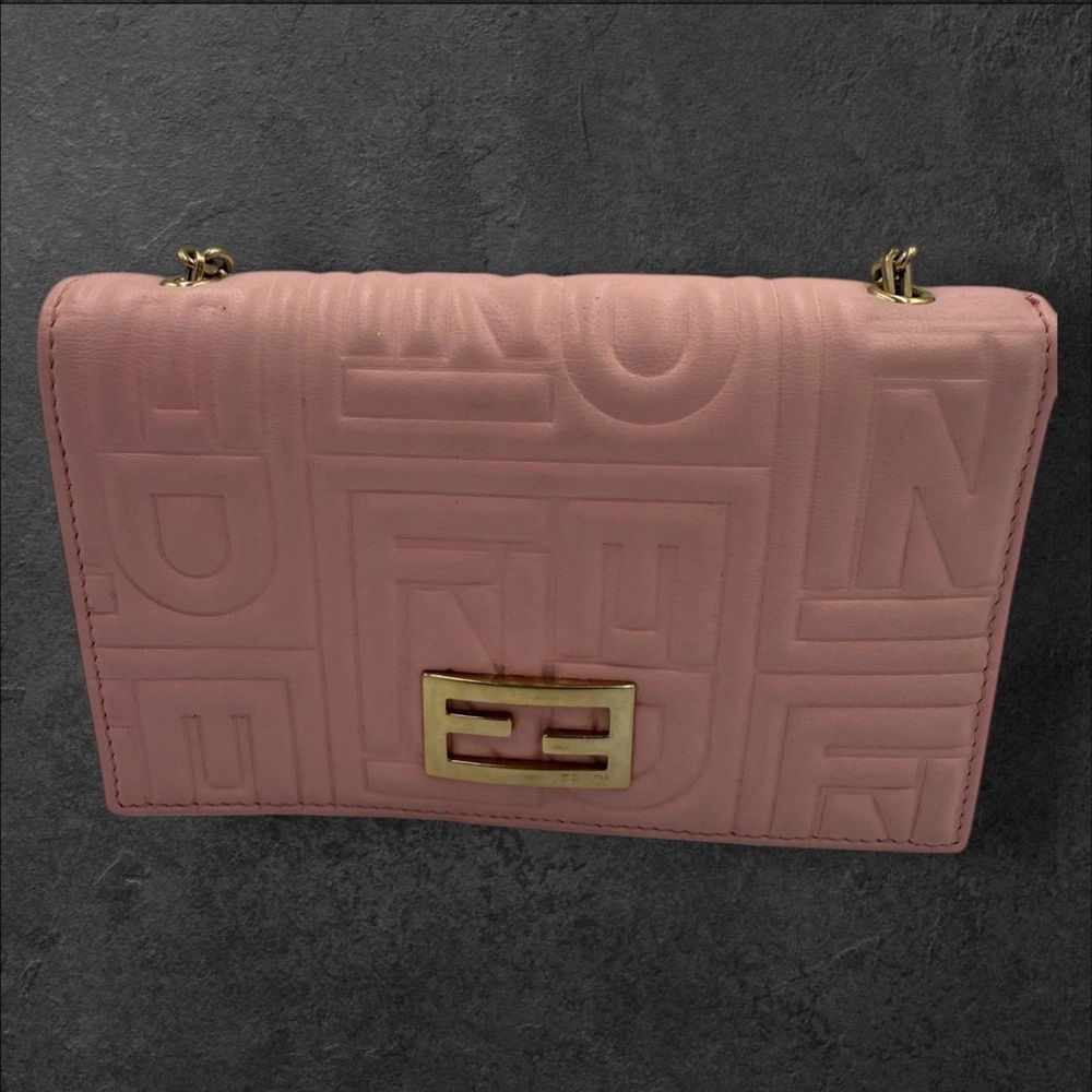 Authentic Fendi Light Pink Embossed Wallet with Gold Chain - Picture 5 of 8